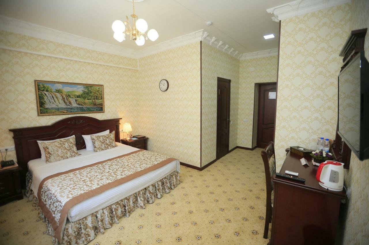 Asia Hotel Fergana Exterior photo