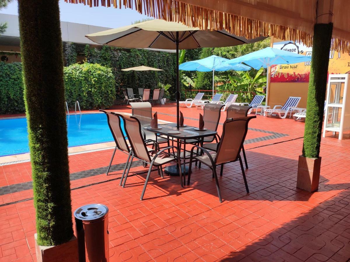 Asia Hotel Fergana Exterior photo